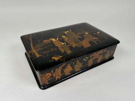 JAPÓN, finales del siglo XIX.
Caja rectangular de 