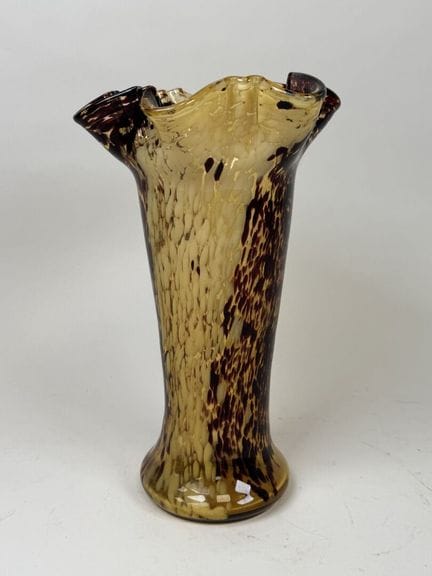 Clichy ou Pantin, dans le gout de.
Vase en verre c