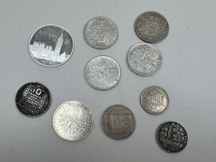Set aus Silbermünzen, darunter:
- 15 Écus
- 100-Fr