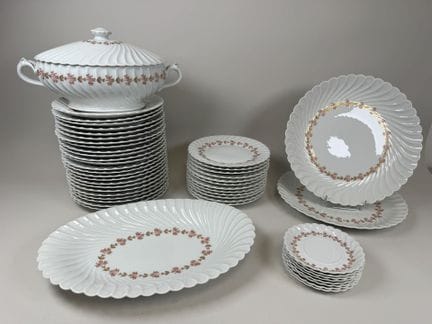 HAVILAND aus Limoges.
Servierservice aus mehrfarbi