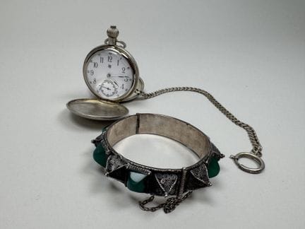 Los:
- Berber-Armband, vermutlich aus ausländische