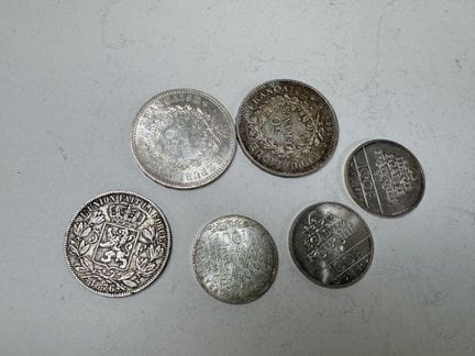 Silbermünzenset bestehend aus: 
- zwei 50-Franc-Mü