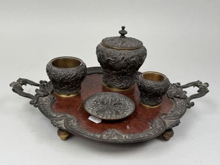 Raucherset aus patinierter Bronze mit 4 Elementen,