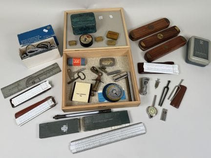 Umfangreiche Sammlung verschiedener Objekte, darun