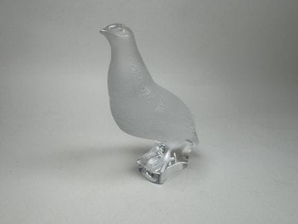 LALIQUE France.
Rebhuhn.
Figur aus gegossenem, gep