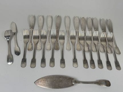 CHRISTOFLE.
Modell CLUNY.
Set bestehend aus 12 Bes
