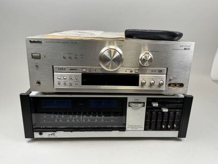 HI-FI-Set bestehend aus:
- TECHNICS.
Modell SA-DA8