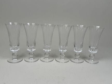 SEVRES.
Set aus 6 Champagnergläsern aus Kristall.
