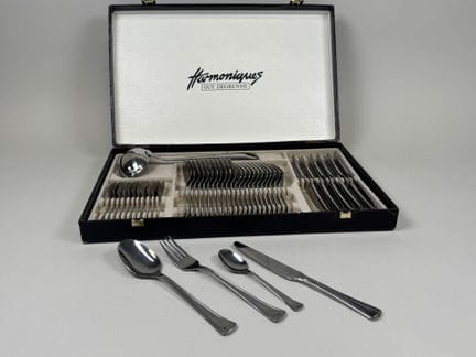 GUY DEGRENNE.
„HARMONIQUES“.
Besteckset aus Edelst