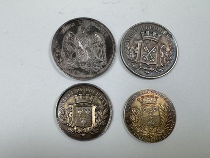 4 Silbermedaillen und vergoldete Silbermedaillen m