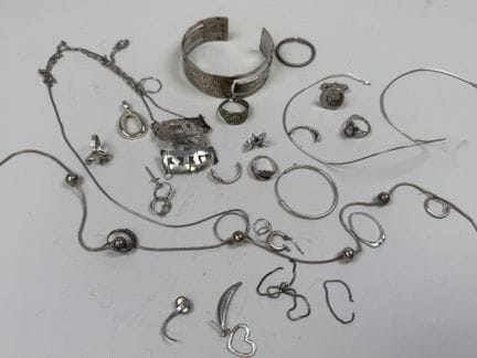 Set aus Modeschmuck aus Silber, bestehend aus Hals