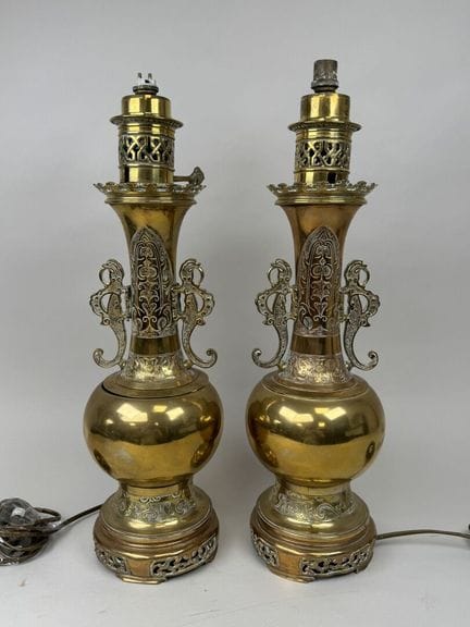 INDOCHINA, 20. Jahrhundert.
Ein Paar Lampen aus Me