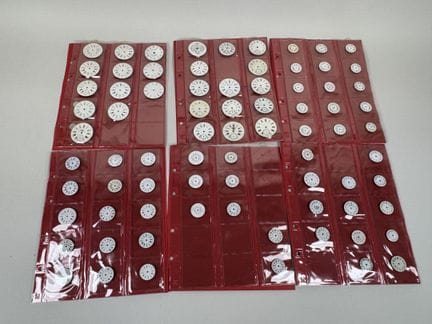 Sammlung von 75 emaillierten Zifferblättern für Ta