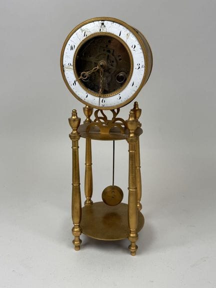 GASTON JOLLY FILS in Paris.
Skelett-Portikus-Pende