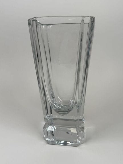 DAUM France.
Bedeutende Vase aus gegossenem und ge