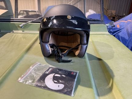LAZER.
Casque modèle MAMBO, taille L (59-60).
Très