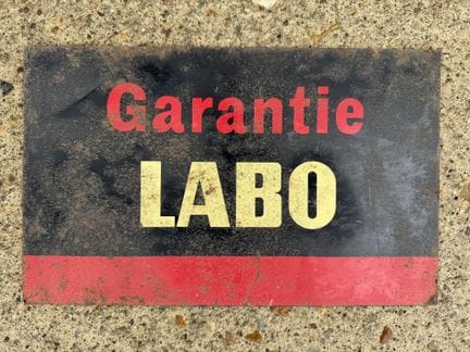 GARANTIE LABO
Petite plaque rectangulaire en tôle 