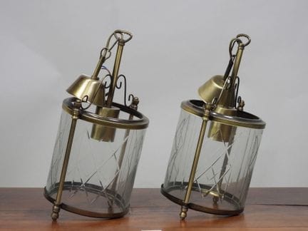 Paire de suspensions cylindriques en verre ciselé 
