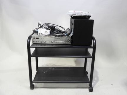 TECHNICS.
Amplificatore e coppia di diffusori.
10 