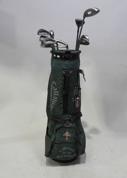 CALLAWAY.
Sacca da golf contenente undici mazze.
8