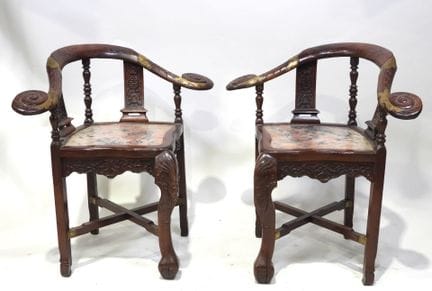 *
CHINA, siglo XX.
Par de  sillones de dignatarios