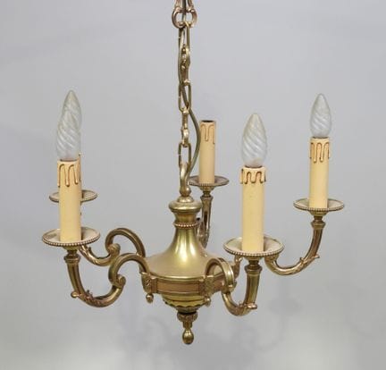 Lustre en laiton à six bras de lumière, la base de