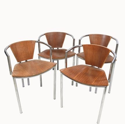 Serie de cuatro sillones con respaldo curvo, estru