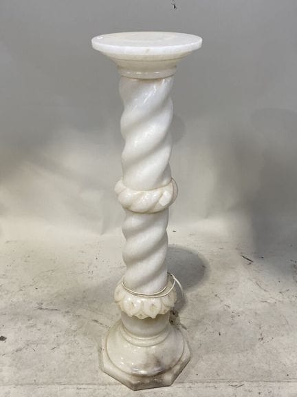 Sellette - colonne en albâtre, le plateau circulai