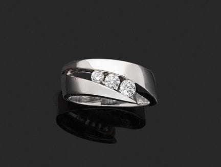 GAREL PARIS. 
Anillo de forma libre en oro blanco 
