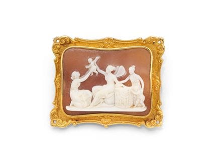 Rectangular brooch in 18K yellow gold (750‰) in th