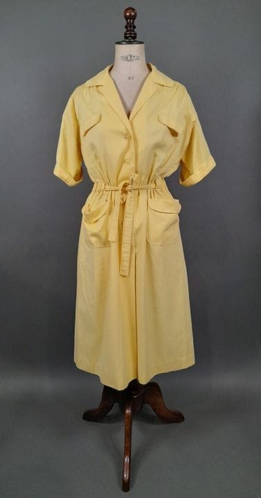 BURBERRYS OF LONDON.
Robe à manches courtes en ser