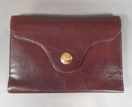 CELINE, PARÍS.
Gran cartera de piel marrón, con ci