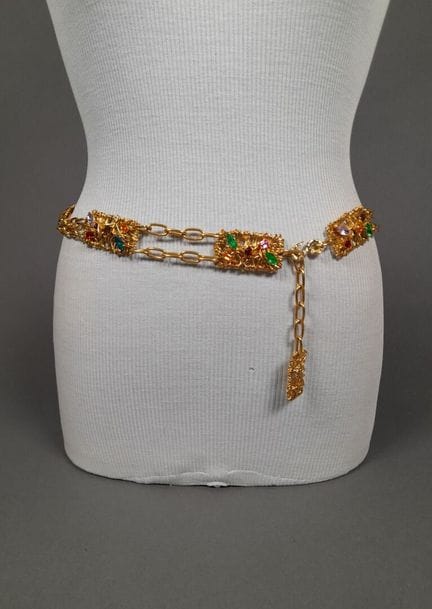 JACQUES TOLEDO, PARÍS.
Cinturón formado por placas