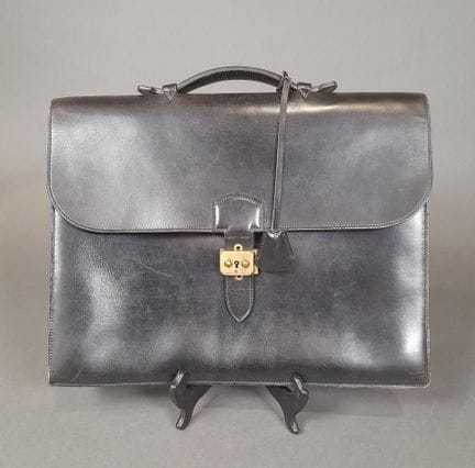 HERMES, PARIS.
Cartable à une poignée en cuir box 