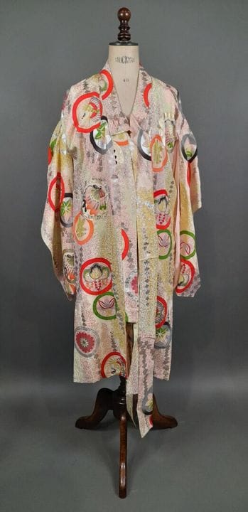 Kimono d'enfant en textile façonné à décor rehauss