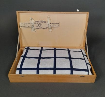 JEAN-VIER.
Nappe de pique-nique basque en coton ép