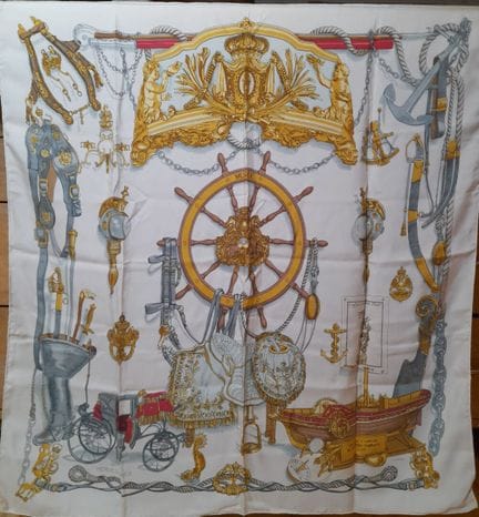 HERMES, PARÍS.
Pañuelo cuadrado de sarga de seda, 