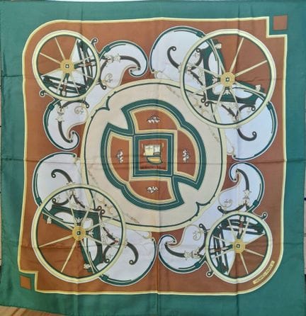 HERMES, PARÍS.
Pañuelo cuadrado de sarga de seda, 