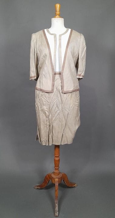 LOUIS FERAUD, PARIS.
Lot comprenant : 
- Ensemble 