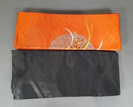 Lot de deux ceintures Obi pliées en deux en satin 