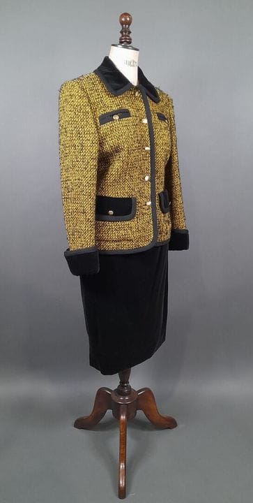 GUY LAROCHE BOUTIQUE, PARIS.
Tailleur jupe en twee