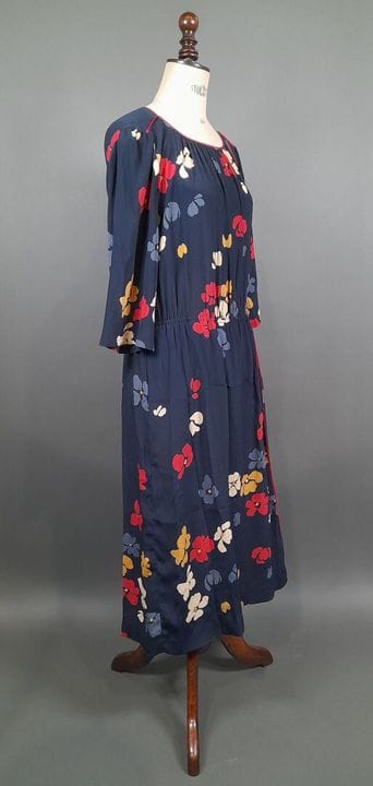 LOUIS FERAUD, PARIS.
Robe longue à manche 3/4 et e