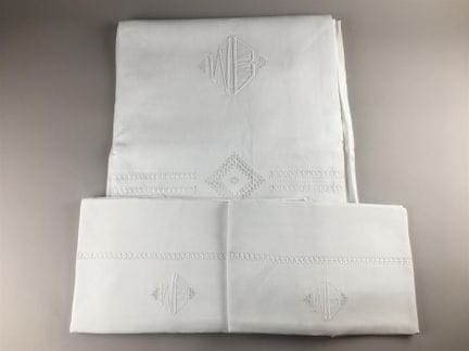 Parure de lit en coton mélangé blanc ornée de jour
