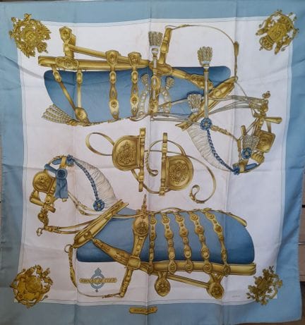 HERMES, PARÍS.
Pañuelo cuadrado de sarga de seda, 