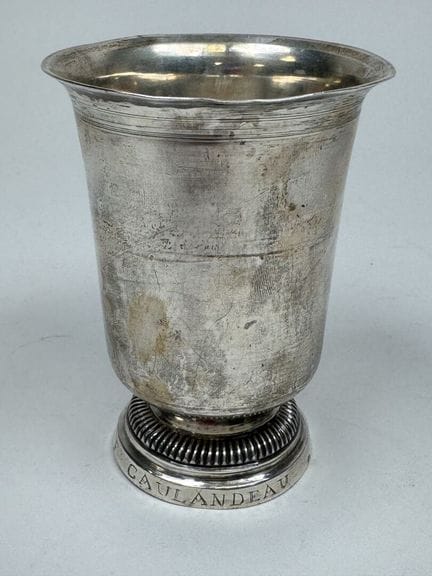 Timbale sur piédouche en argent 950/1000, poinçon 