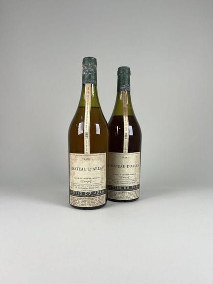 CÔTES DU JURA.
Château d'Arlay.
1986. 2 bt. (1 BG,