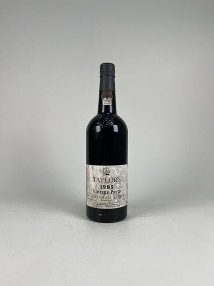 OÉNO.
Taylor's.
1985. 1 botella (ES).