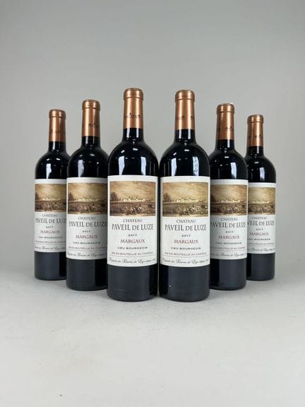 MARGAUX. CB.
Château Paveil de Luze.
2017. 6 botel