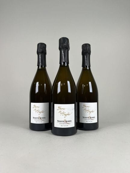 **CHAMPÁN.
Vouette &amp; Sorbée. Blanc d'Argile.
B