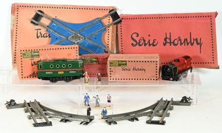 HORNBY, 0 scale.
5 items in a box—dented, torn, an